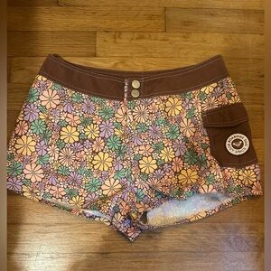 SOLD Roxy Floral Cover Up Boardshorts Roxy Board Shorts Size Medium Brown
